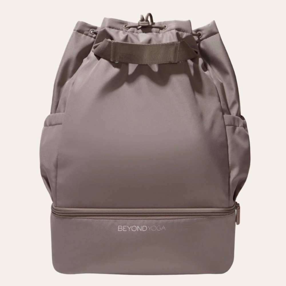 BNWT Beyond Yoga Convertible Gym Bag